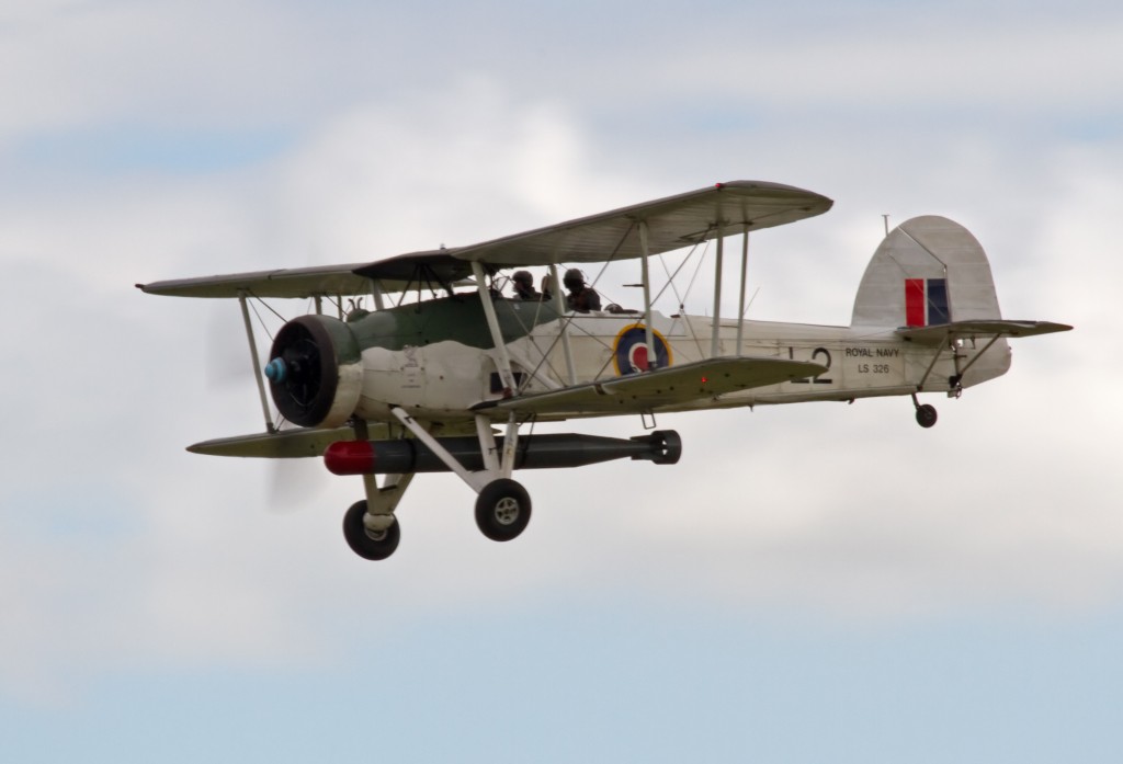 Een Fairey Swordfish gefotografeerd in 2012 door Tony Hisgett uit Birmingham, UK (http://www.flickr.com/people/37804979@N00) . Wikimedia Commons. 