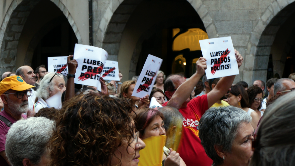 Wekelijkse demonstratie tegen de vervolging van Catalanisten in Girona (30 juli 2018), ©2018 Huib J. Lirb